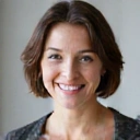 Retrato de María Fernández sonriendo